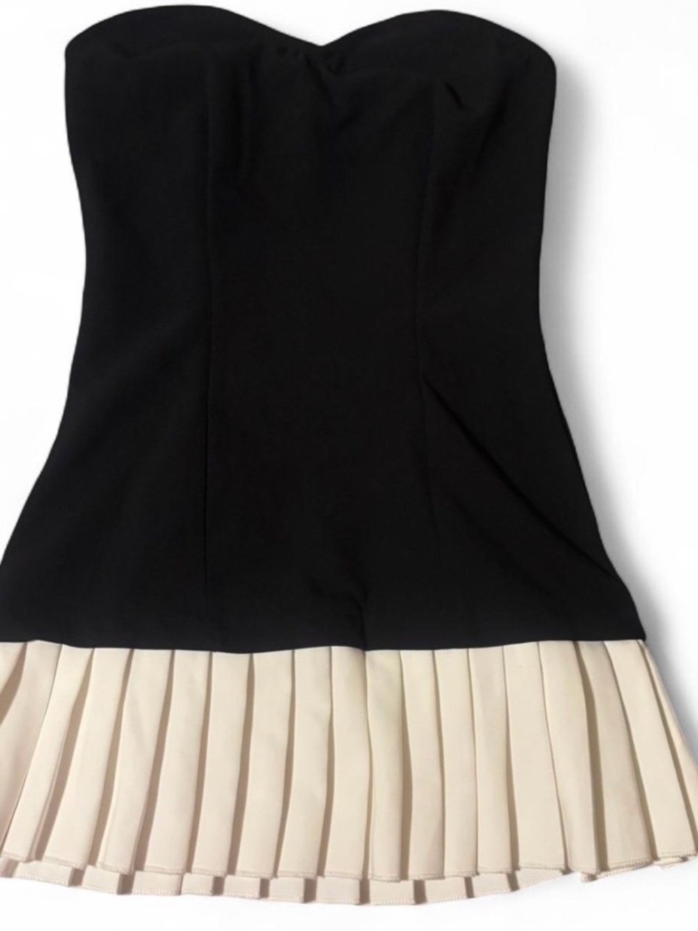 MUSERA pleat black dress, perfect for brunch
